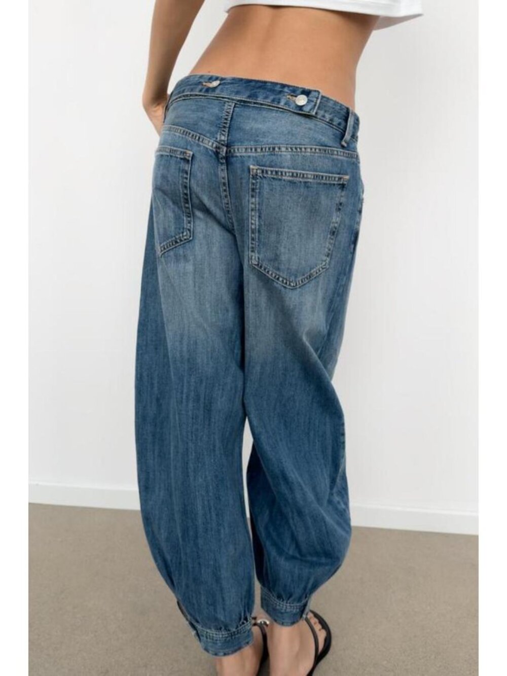 ZARA TRF MID-RISE BALLOON JEANS WITH BUTTON TABS - Picture 5 of 10